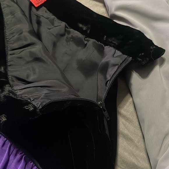 Women’s 80’s skirts
Purple and black - Picture 2 of 5